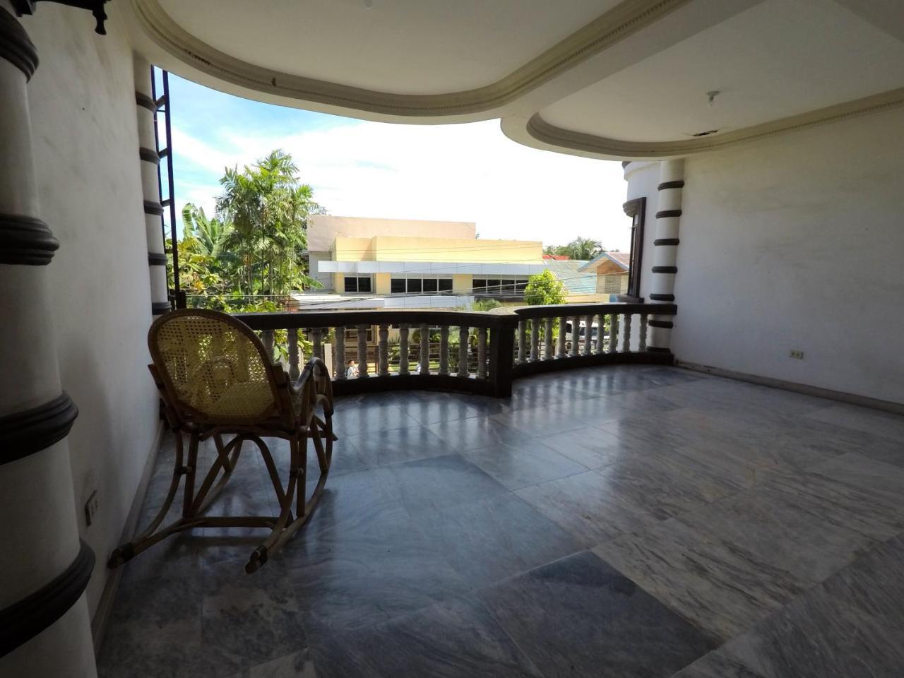 Pe'Re Aristo Guesthouse Mandaue Eksteriør billede